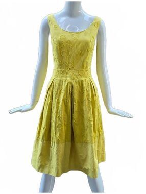 Lavia Yellow Fit and Flair Lined Party Dress With Side Pockets.  Size 18 EU